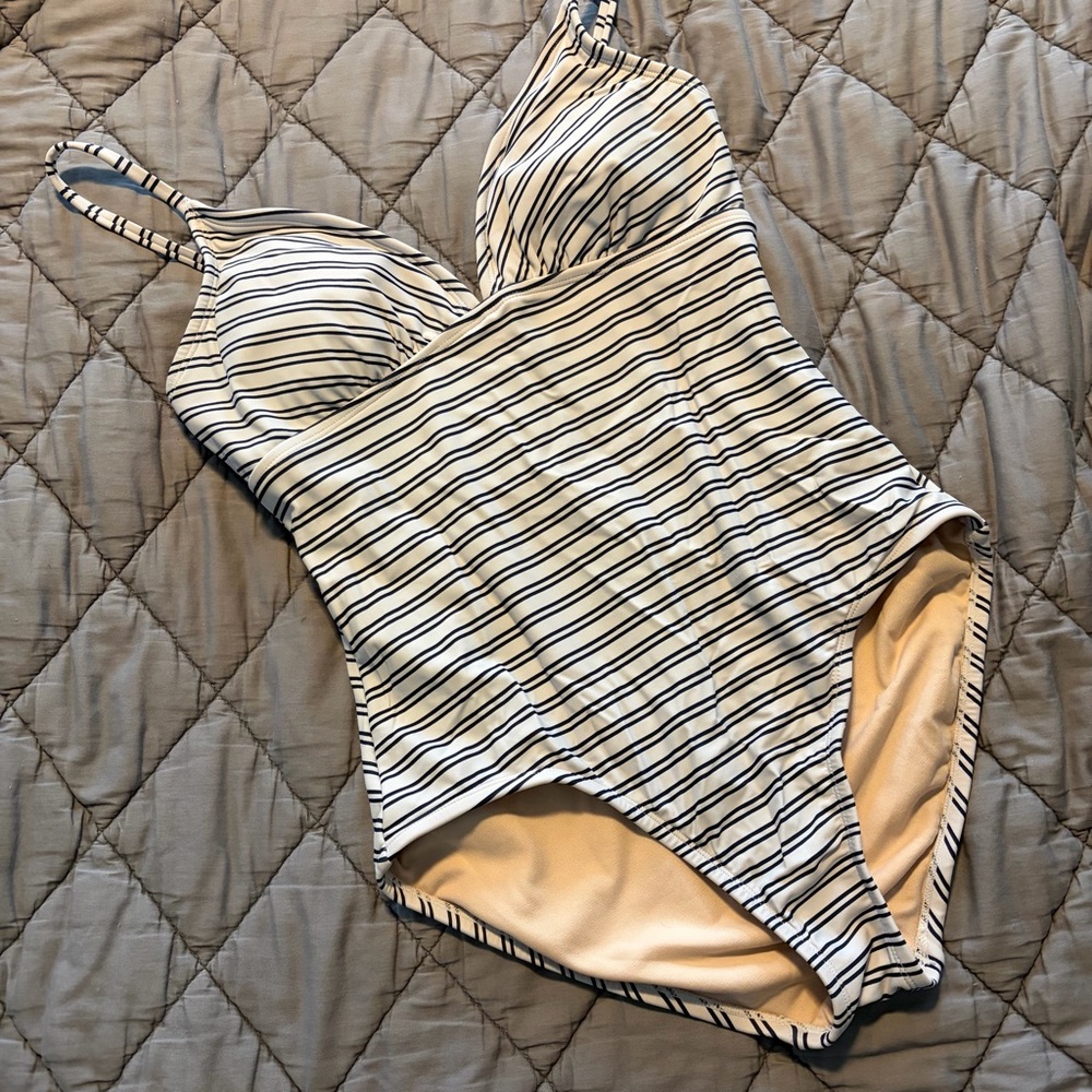Kona Sol Striped one piece V swim bathing suit molded cups adjustable straps